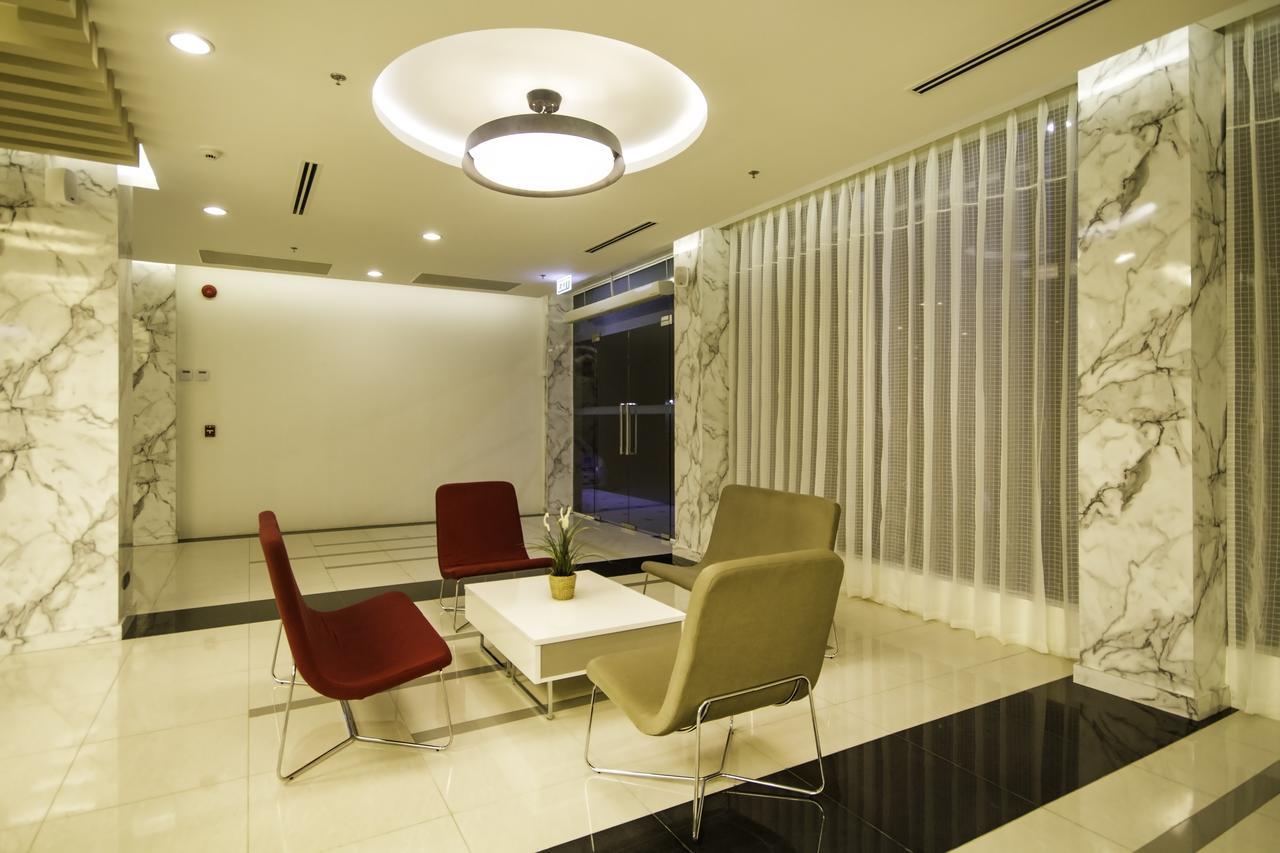 Holly Hotel Myanmar Янгон Екстериор снимка