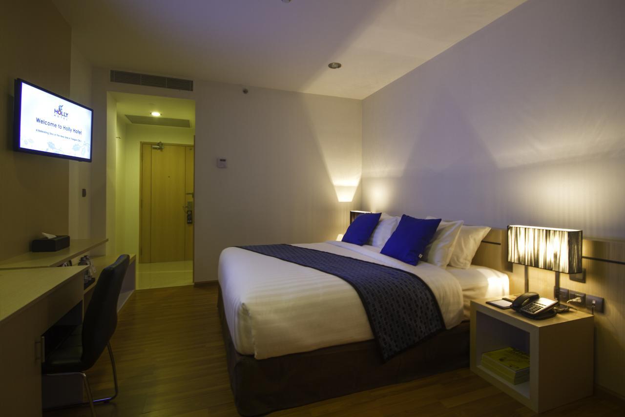 Holly Hotel Myanmar Янгон Екстериор снимка