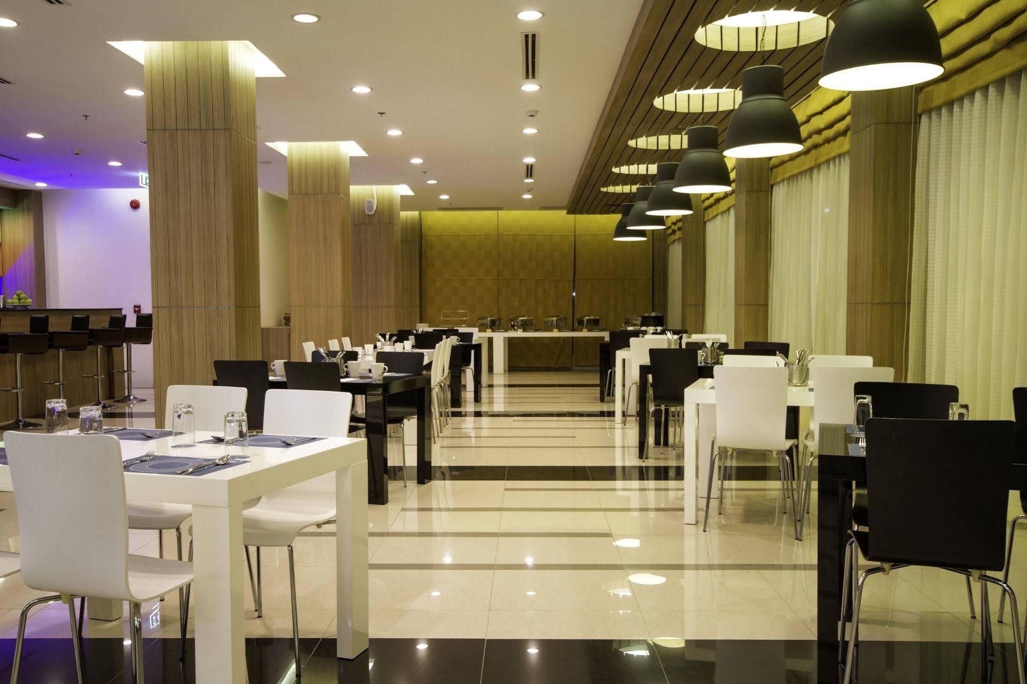 Holly Hotel Myanmar Янгон Екстериор снимка